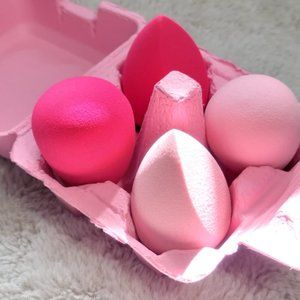 4 Pieces Blending Sponge Set inside this cute box